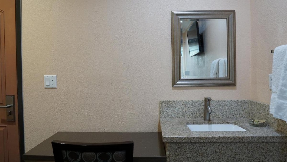 Holly Crest Hotel - Los Angeles, LAX Airport Image 22