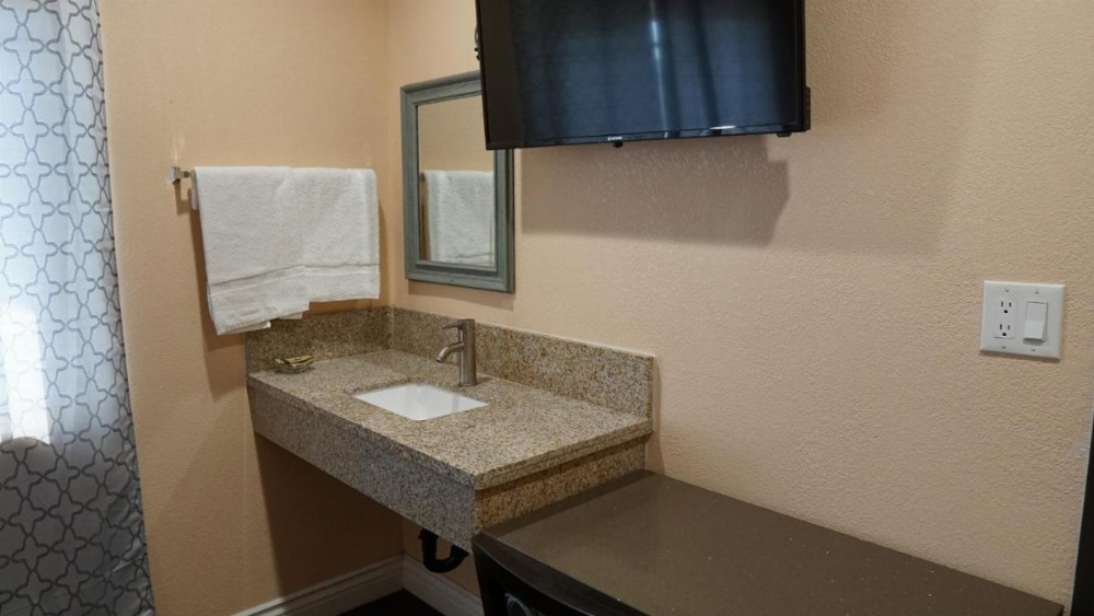 Holly Crest Hotel - Los Angeles, LAX Airport